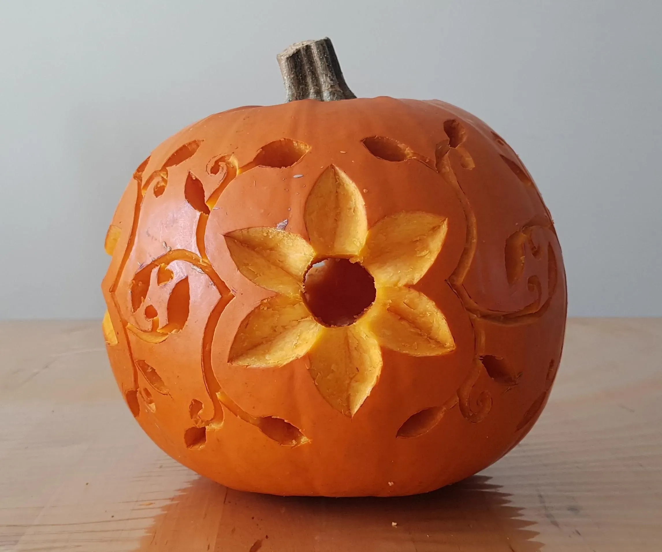 Beautiful easy flower pumpkin carving ideas